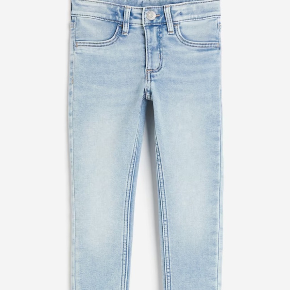 3 for $15 H&M SUPER SOFT SKINNY FIT JEANS
COLOUR:Light denim blue